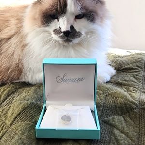 Samara Sterling Silver 18' oval with cross design